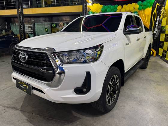 TOYOTA HILUX 2.8 D-4D TURBO DIESEL CD CONQUEST 4X4 AUTOMÁTICO